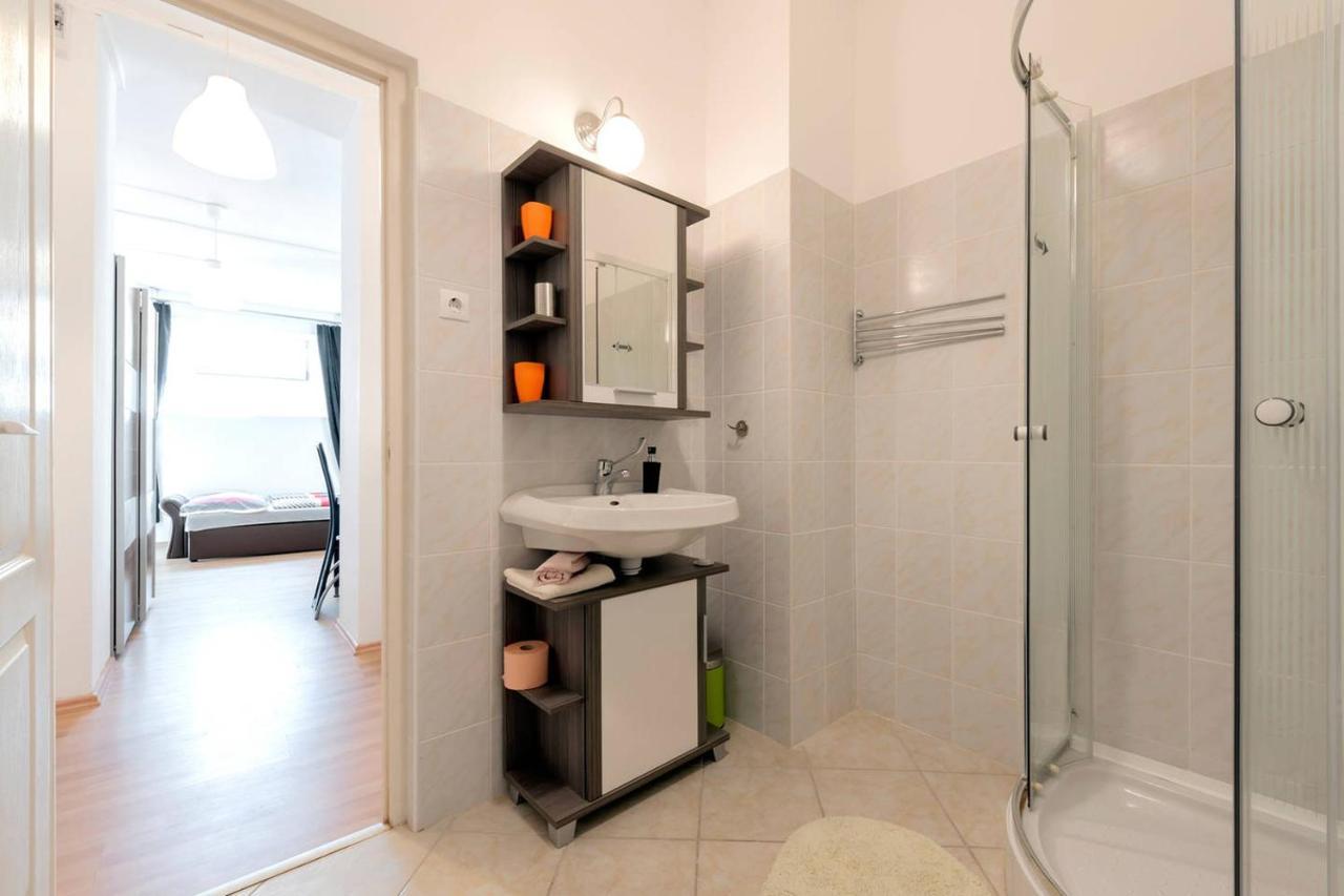 2 Studio Budapest Esterno foto