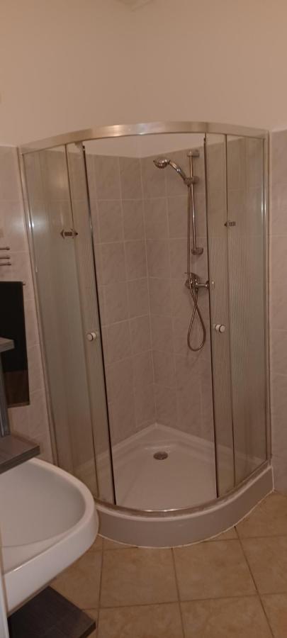 2 Studio Budapest Esterno foto