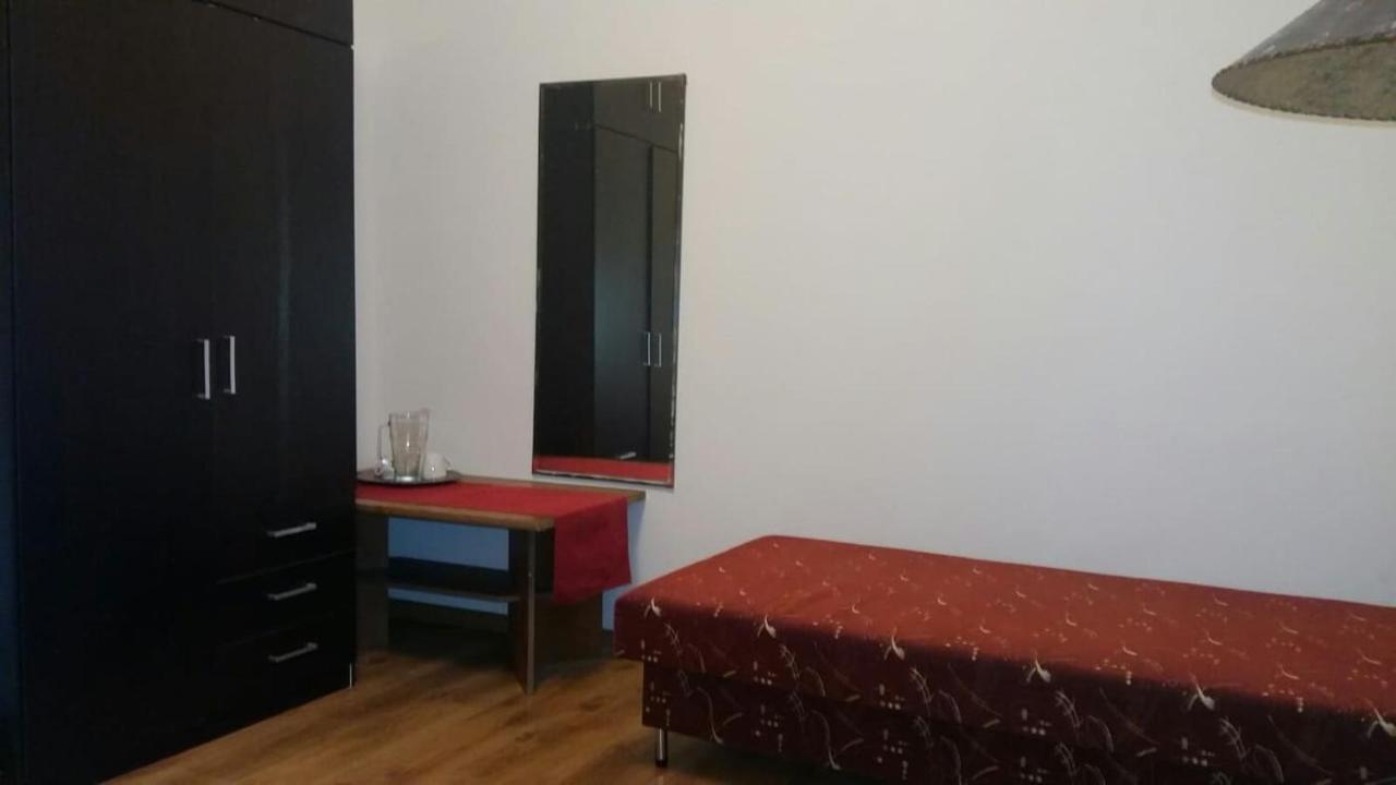2 Studio Budapest Esterno foto