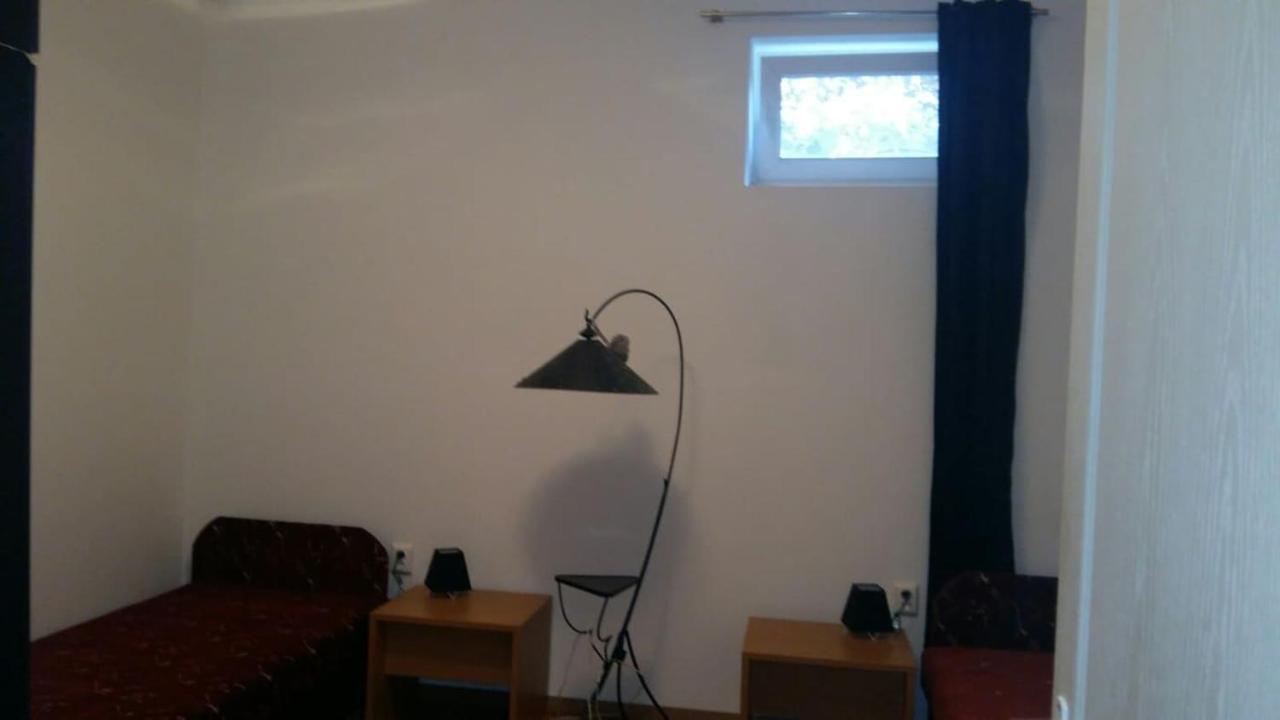 2 Studio Budapest Esterno foto